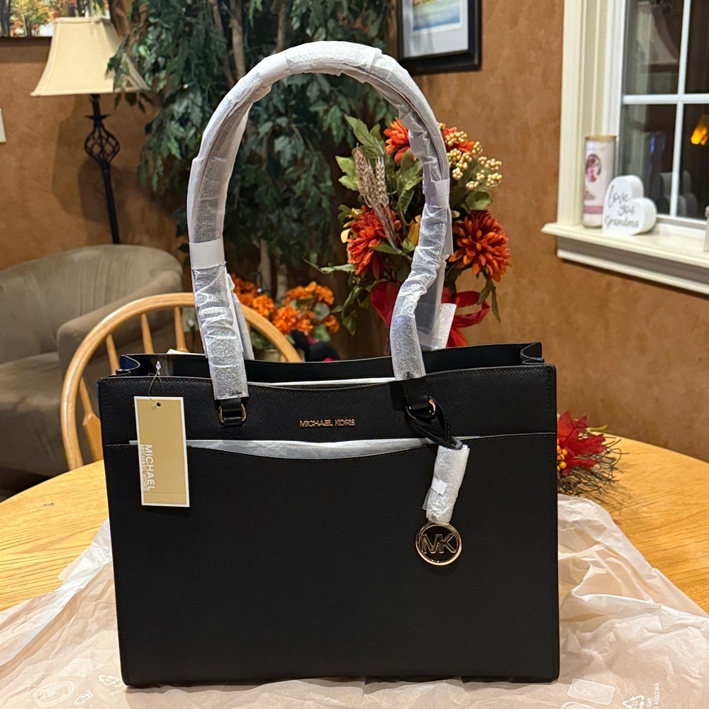 Michael Kors Large Black Jet Set Tote NWT